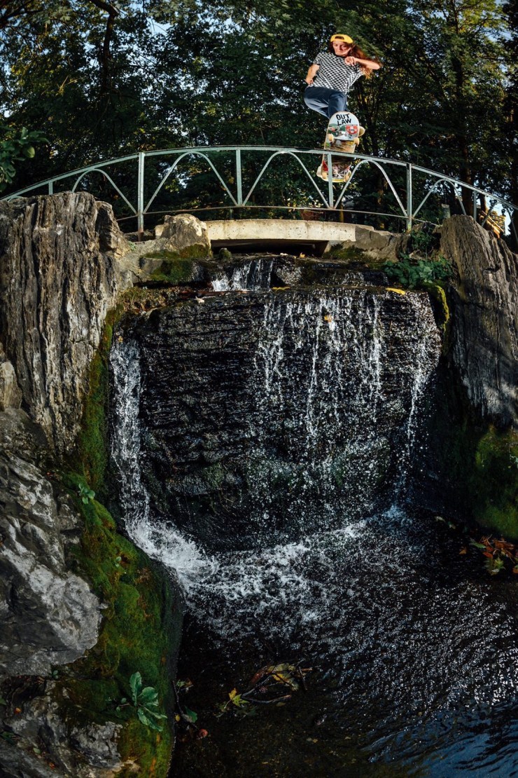 1CF16E8D-B73C-46C3-B8E1-C16CB9F70AC4